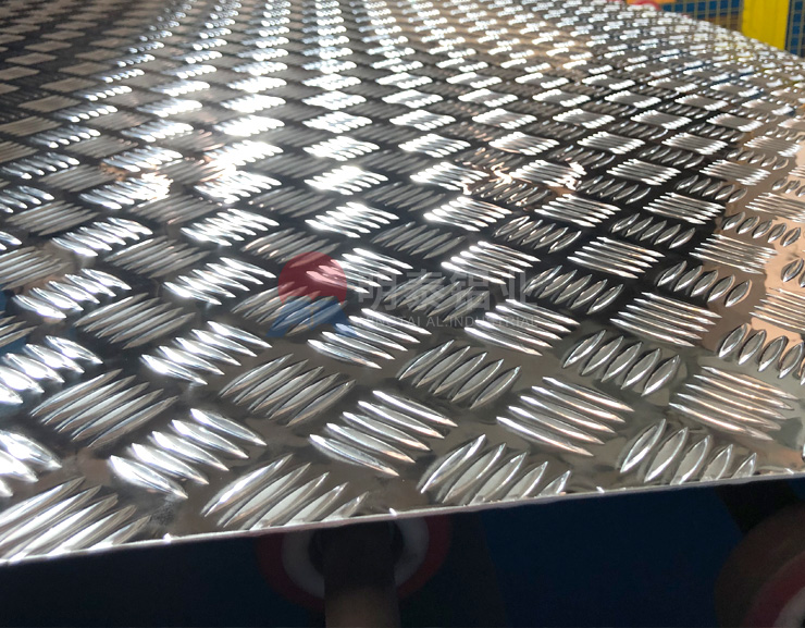 【河南尊龙凯时铝业】东莞3mm厚花纹铝板价格多少?