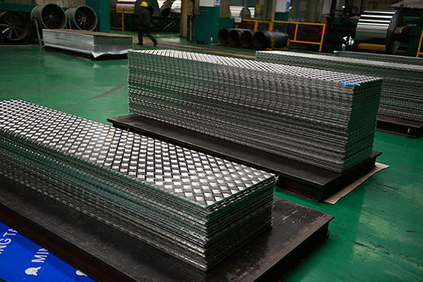 河南尊龙凯时花纹铝板材多少钱一张